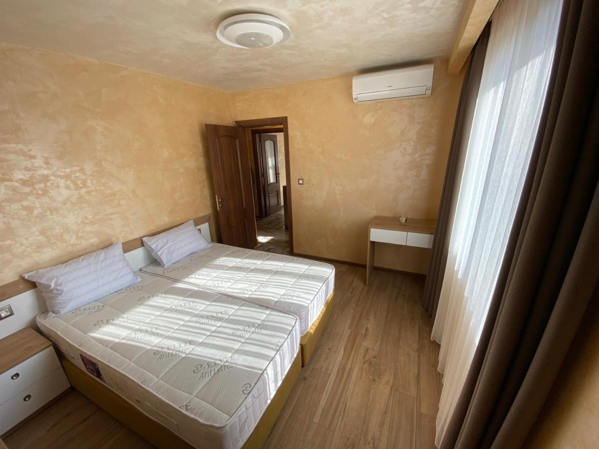 Coziness And Comfort In The Old Town Veliko Tărnovo Esterno foto